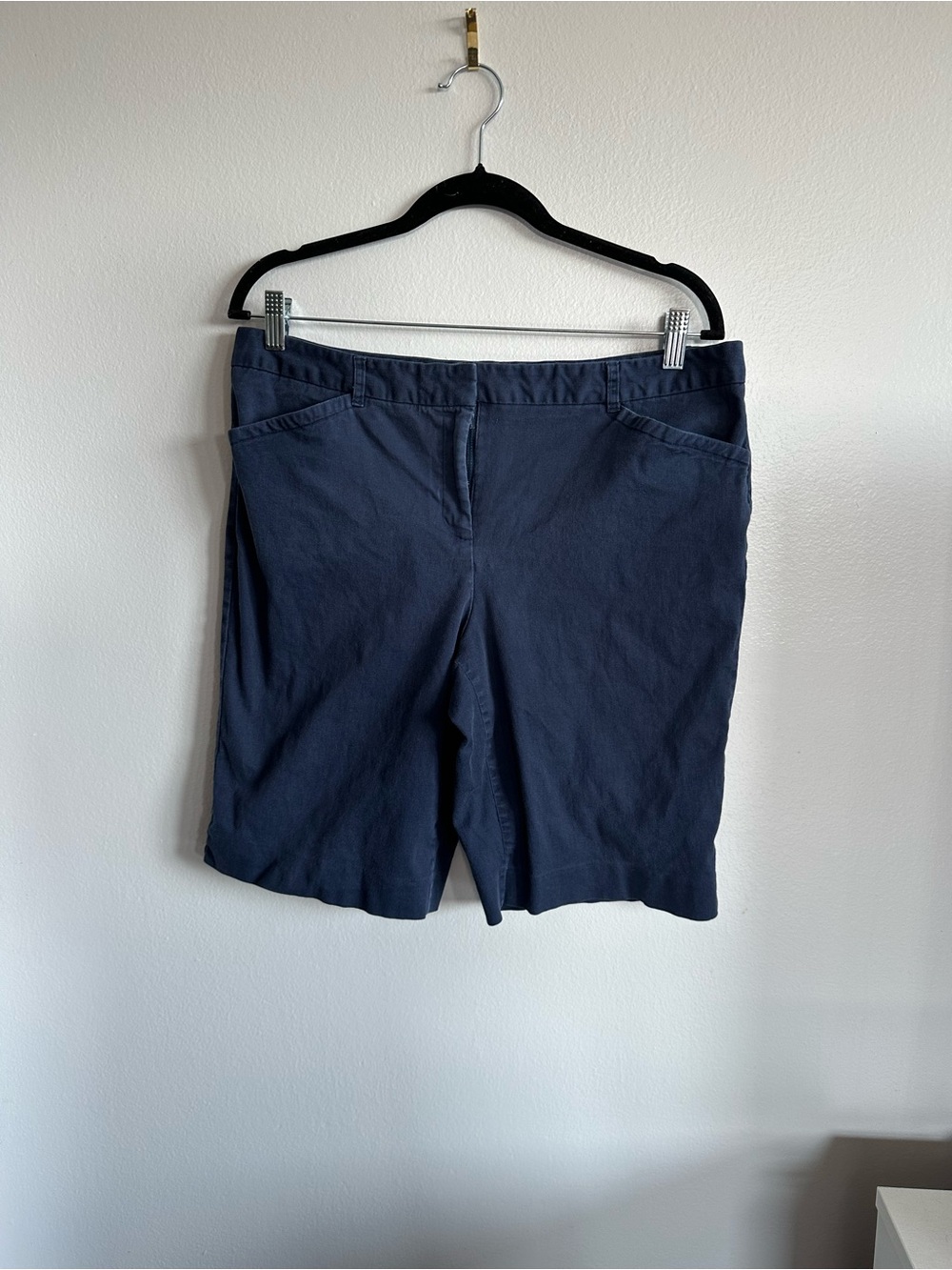 Charter Club Petite Navy Blue Bermuda Walking Shorts Size 14 Stretch
